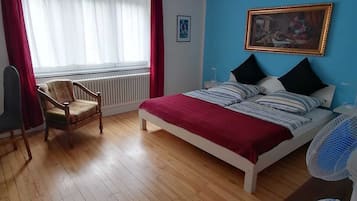 2 bedrooms, iron/ironing board, free WiFi, bed sheets