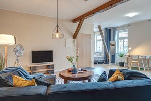 TV - Apartment 'Residenz Unter Den Linden Specht' with Wi-Fi (Mühlhausen)