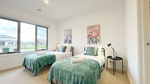 4 bedrooms, desk, iron/ironing board, free WiFi