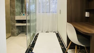 Panoramic Apartment, 2 Bedrooms, Balcony, Garden View | Bathroom | Shower, rainfall showerhead, designer toiletries, hair dryer