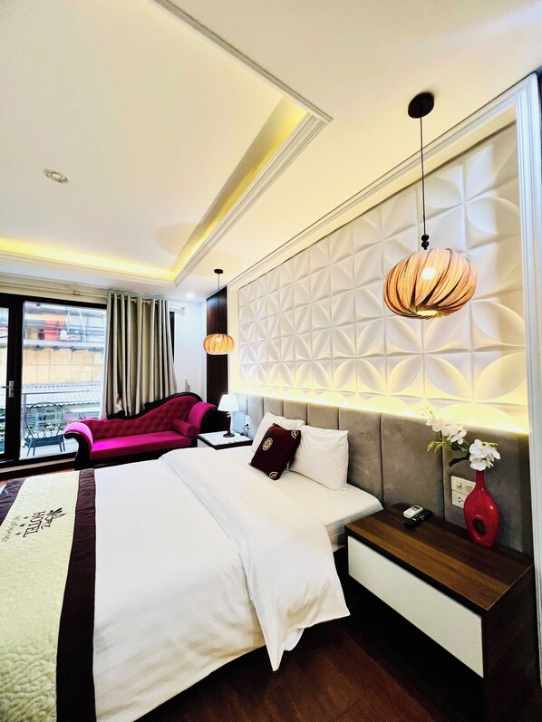 Premium bedding, in-room safe, individually furnished, desk - Art Hotel Ha Noi (Hanoi)