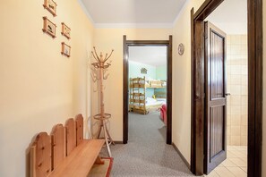 1 habitación y ropa de cama 