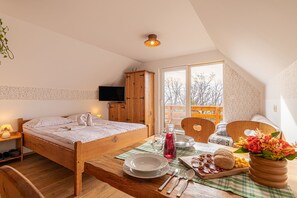 Free WiFi, bed sheets - Vineyard Cottage Rataj 2 Wellness, Novo mesto, Slovenia (Novo mesto)