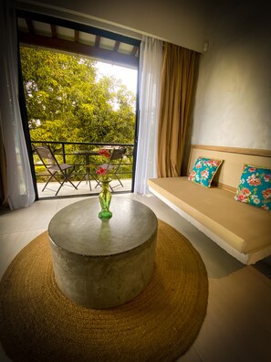 มินิบาร์, ตู้นิรภัยในห้องพัก, ห้องพักตกแต่งอย่างมีเอกลั กษณ์