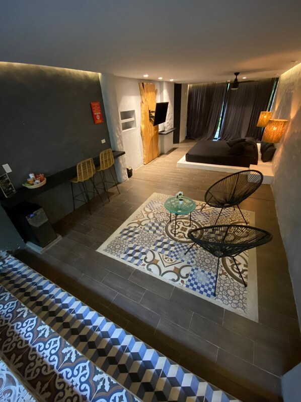 Elite Room | 1 bedroom, minibar, in-room safe, individually decorated