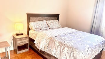 Comfort Single Room | Desk, laptop workspace, free WiFi, bed sheets