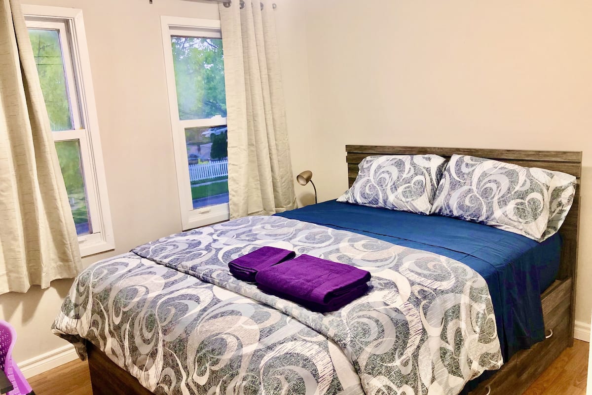 Comfort Single Room | Desk, laptop workspace, free WiFi, bed sheets