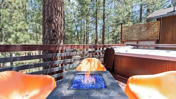 Bañera de hidromasaje al aire libre