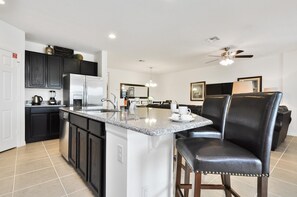 House, 4 Bedrooms | Private kitchen | Fridge, oven, coffee/tea maker, toaster