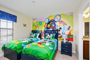 House, 6 Bedrooms