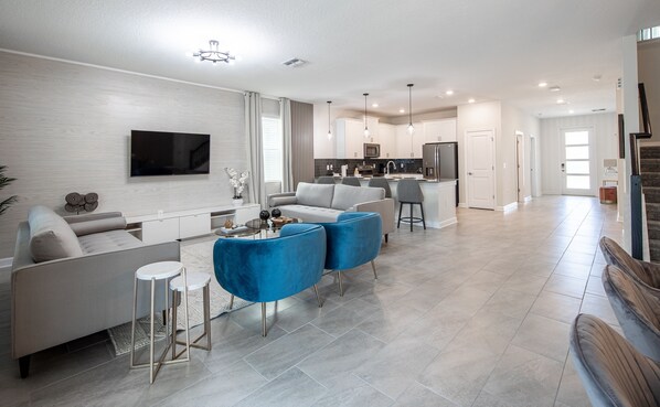 House, Multiple Bedrooms | Living area - 840dsd-the Retreat At Championsgate 7 Bedroom Home by RedAwning (Davenport)