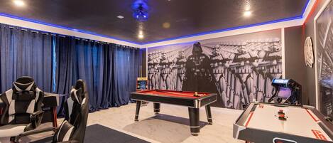 Maison, 6 chambres | Salle de jeux