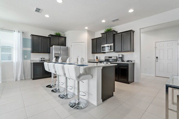 Private kitchen - 6082bod-solterra Resort 5 Bedroom Home (Davenport)