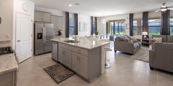 House, 6 Bedrooms | Private kitchen | Fridge, oven, coffee/tea maker, toaster - 7547oml-solterra Resort 6 Bedroom Home by RedAwning (Davenport)