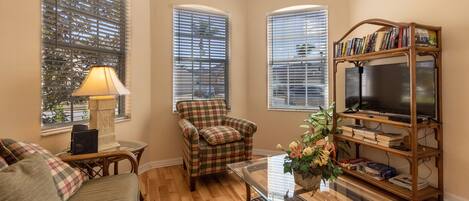 House, 4 Bedrooms | Living area