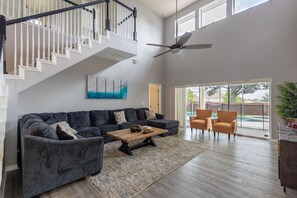 Casa, 6 quartos | Área de estar