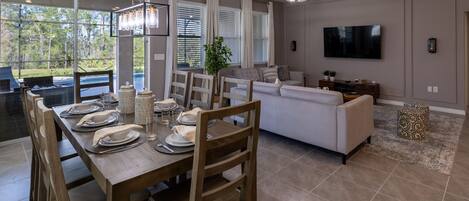 House, 5 Bedrooms | Dining