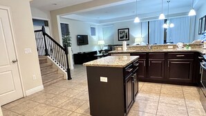 Townhouse, 4 kamar tidur | Dapur pribadi