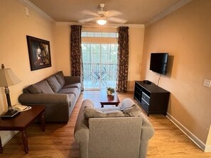 Living area - 1361tt Unit 7308-tuscana Resort 3 Bedroom Condo by RedAwning (Davenport)