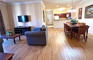Condo, 3 Bedrooms | Living area