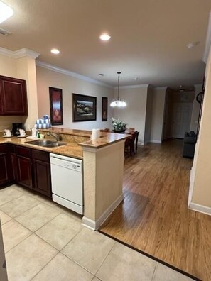 Private kitchen - 1361tt Unit 7308-tuscana Resort 3 Bedroom Condo by RedAwning (Davenport)