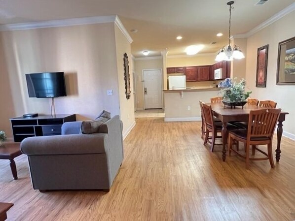 Condo, 3 Bedrooms | Interior