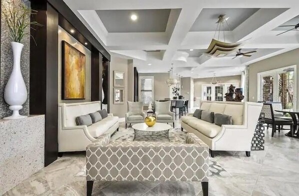 Casa, 6 habitaciones | Área de sala de estar