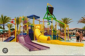 Casa, 4 quartos | Área infantil