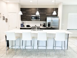 Casa, 4 habitaciones | Cocina privada | Frigorífico, horno, cafetera o tetera y tostadora