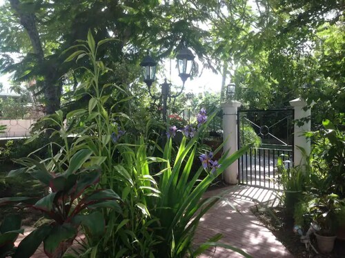 Rose's place....A lovely slice of nature and peace