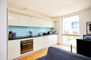 Apartment | 2 bedrooms - The Jasper Walk Escape - Charming 2bdr Flat With Balcony (London)
