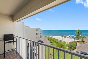 Unclassified image, 5 of 42, button