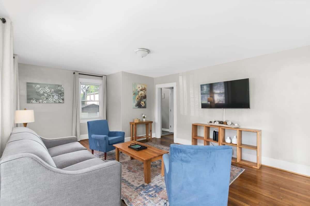 Renovated! Mins to BHM CrossPlex-Central Park Chic