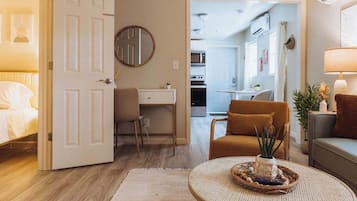 2 makuuhuonetta, silitysrauta/-lauta, Wi-Fi, vuodevaatteet