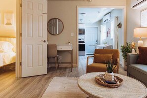 2 habitaciones, tabla de planchar con plancha, wifi y ropa de cama 