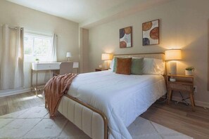 1 bedroom, desk, iron/ironing board, WiFi