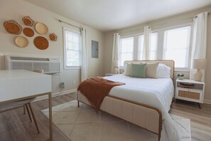 1 bedroom, desk, iron/ironing board, WiFi