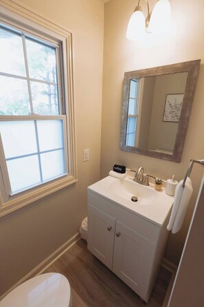 Badekar, hårføner og håndklær