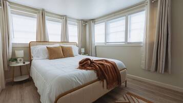 1 habitación, tabla de planchar con plancha, wifi y ropa de cama