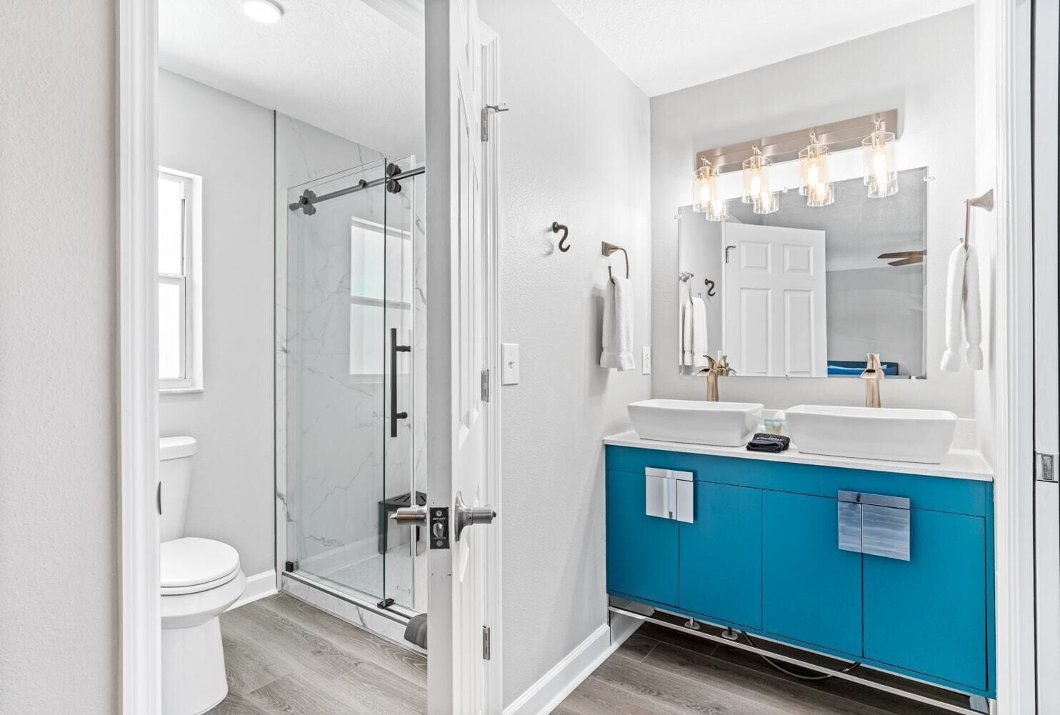 Bathtub, hair dryer, towels