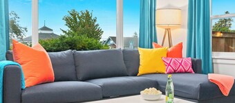 Vibrant Parkside Retreat -Newly Renovated, Hot Tub & Walkable to Downtown!