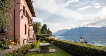 Villa Schlosser Lake Front & Private Pool
