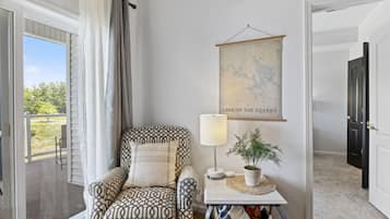 Smart-TV, Kamin, Bücher