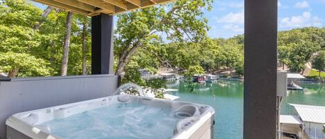 Bain à remous extérieur