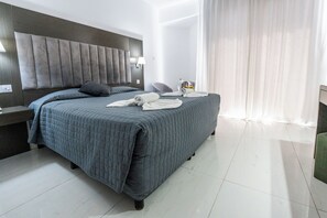 Standaard kamer, uitzicht op de stad | Hypoallergeen beddengoed, een kluis op de kamer, geluiddichte muren