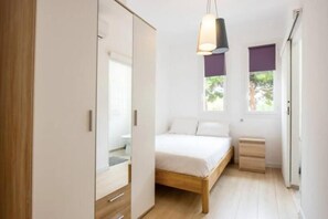 2 chambres, fer et planche à repasser, accès Internet, draps fournis