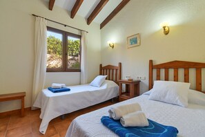 3 dormitorios, tabla de planchar con plancha, wifi y ropa de cama