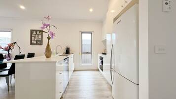 Family Villa | Private kitchen | Full-sized fridge, microwave, oven, stovetop