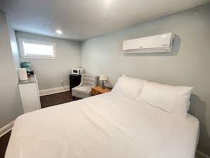 Escrivaninha, Wi-Fi, roupa de cama