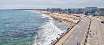 *Sleeps 2 | Hampton Beach Suite | Pet Friendly -